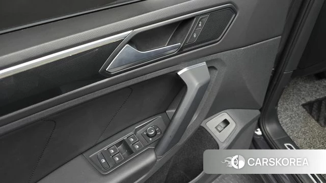 Volkswagen Tiguan second Generation 2022 Серый из Кореи, фото 5