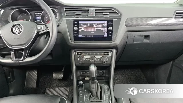 Volkswagen Tiguan second Generation 2020 Серый из Кореи, фото 5