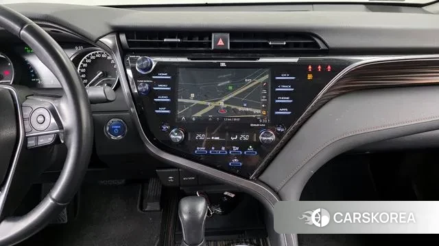 Toyota Camry (XV70) 2019 Белый из Кореи, фото 5