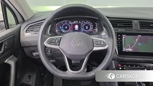 Volkswagen Tiguan second Generation 2022 Белый из Кореи, фото 5