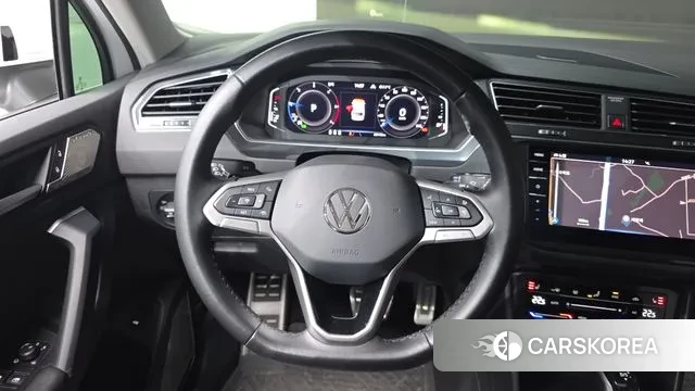 Volkswagen Tiguan second Generation 2022 Белый из Кореи, фото 5