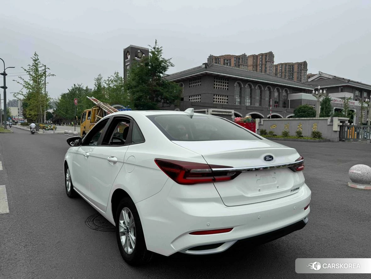 Ford Forrest 2021 Белый из Китая, фото 5