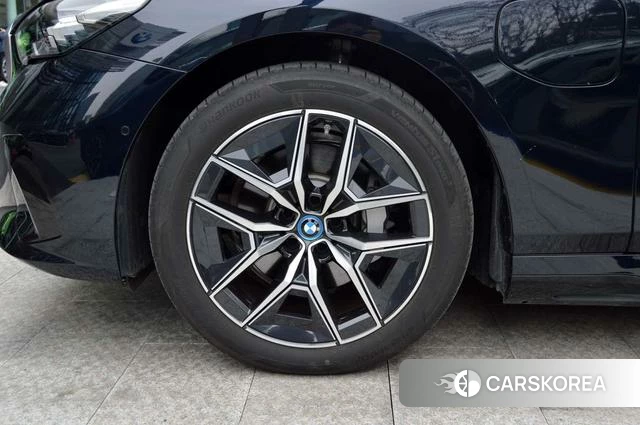 BMW i5 2025 Черный из Китая, фото 5