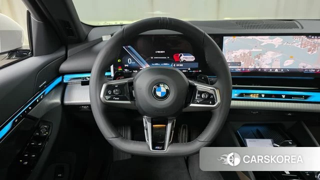 BMW 5 Series (G60) 2026 Белый из Кореи, фото 5