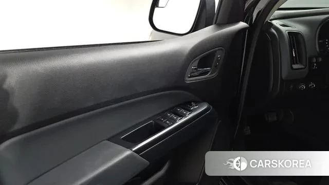 Chevrolet (GM Daewoo) Real New Colorado 2022 Черный из Кореи, фото 5