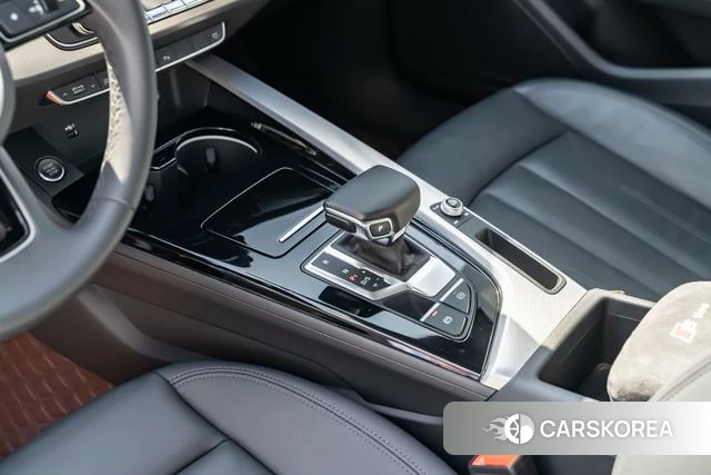 Audi A4 (import) 2024 Темно-серый из Китая, фото 5