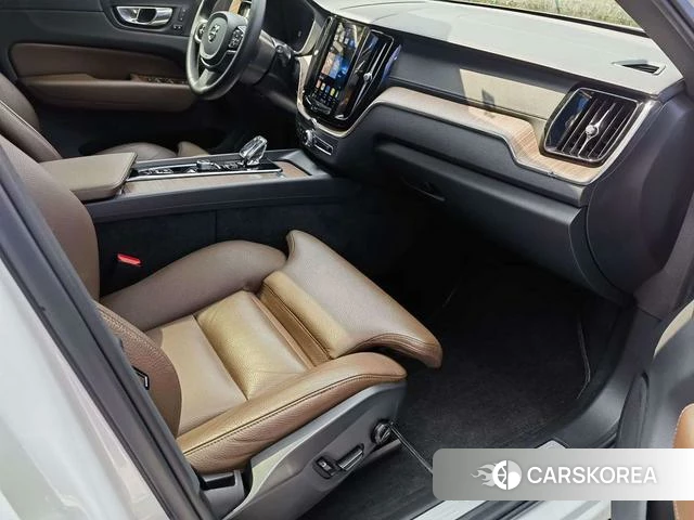 Volvo XC60 2023 Белый из Китая, фото 5