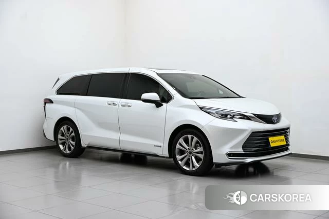 Toyota Saina 2023 Белый из Китая, фото 5