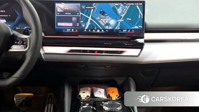 BMW 5 Series (G60) 2024 Белый из Кореи, фото 5