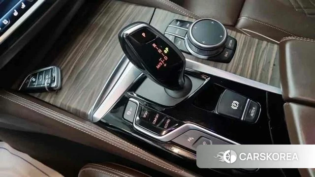 BMW 5 Series (G30) 2019 Белый из Кореи, фото 5