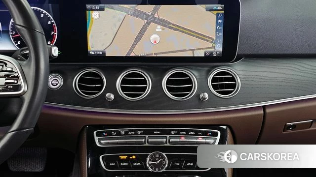 Mercedes-Benz E-Class W213 2020 Белый из Кореи, фото 5