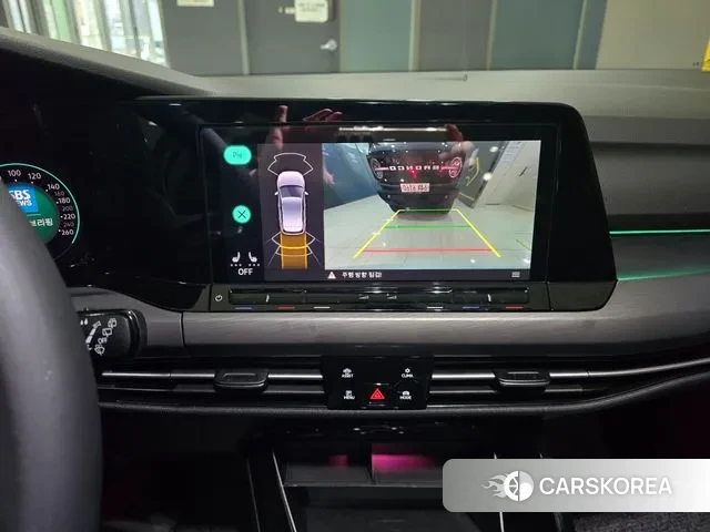 Volkswagen Golf 8th Generation 2023 Белый из Кореи, фото 5