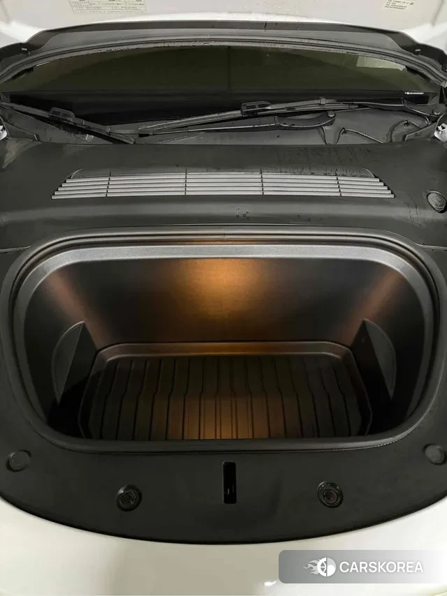 Tesla Model Y 2024 Белый из Кореи, фото 5