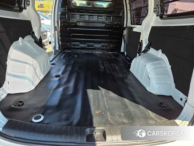 Hyundai Staria 2024 Белый из Кореи, фото 5