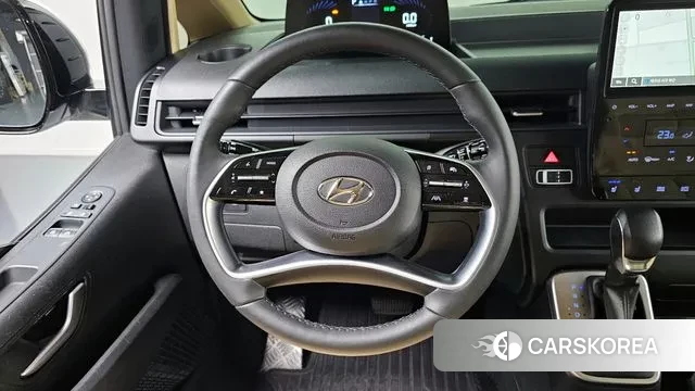 Hyundai Staria 2023 Белый из Кореи, фото 5