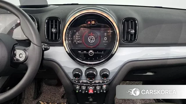 Mini Cooper Countryman 2022 Светло-серебряный цвет из Кореи, фото 5