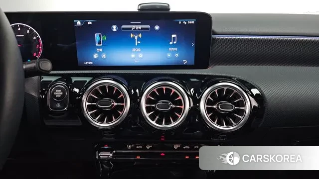 Mercedes-Benz A-Class W177 2024 Белый из Кореи, фото 5