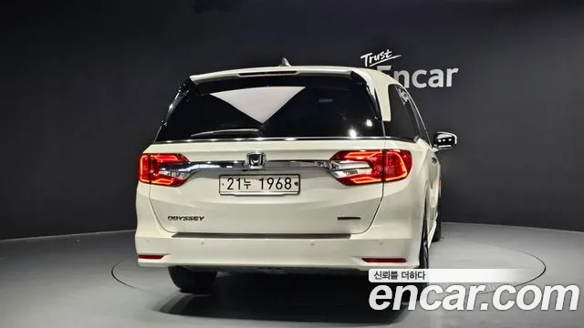 Honda Odyssey 2018 Белый из Кореи, фото 5