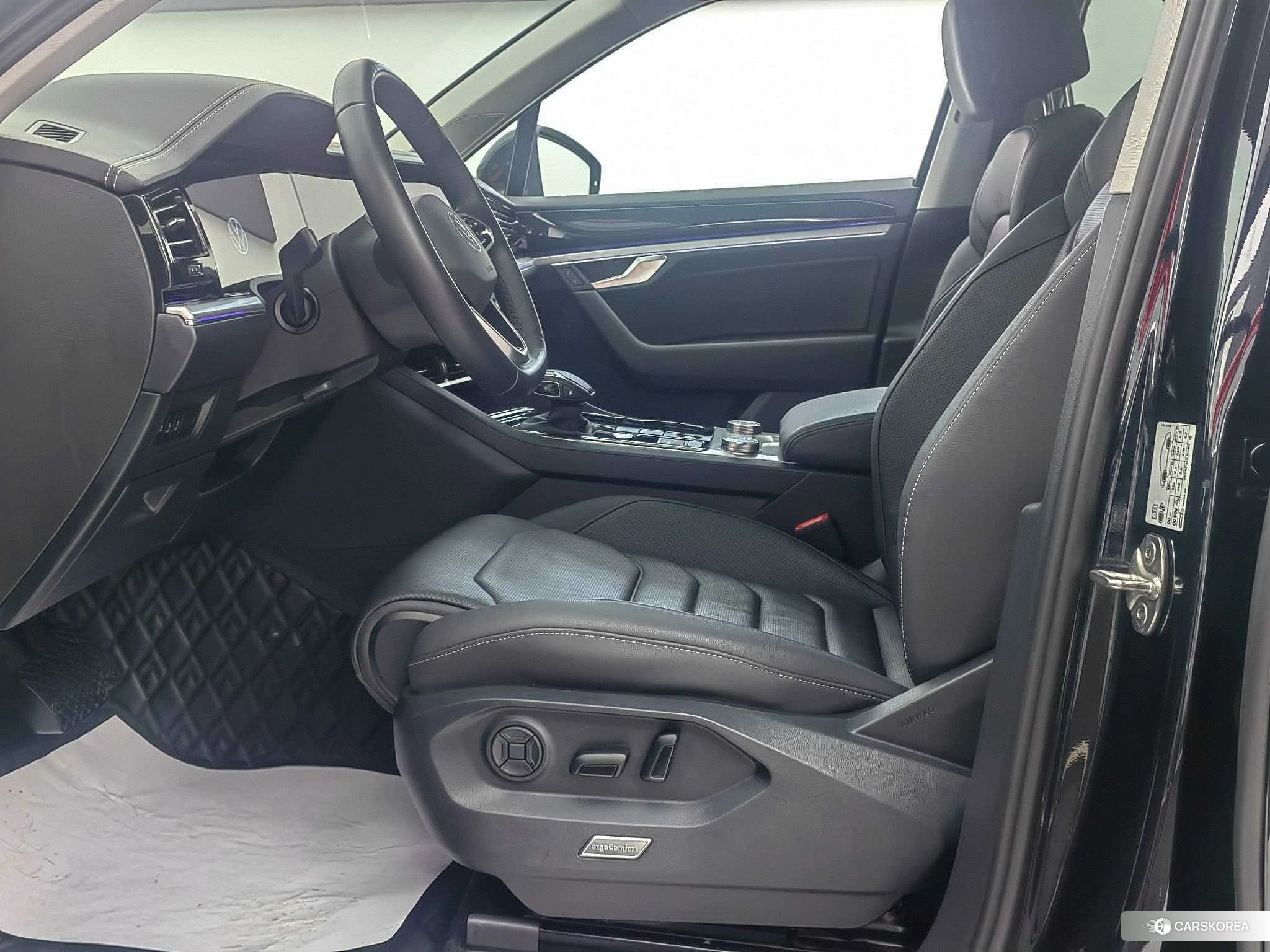 Volkswagen Touareg 2021 Черный из Китая, фото 5