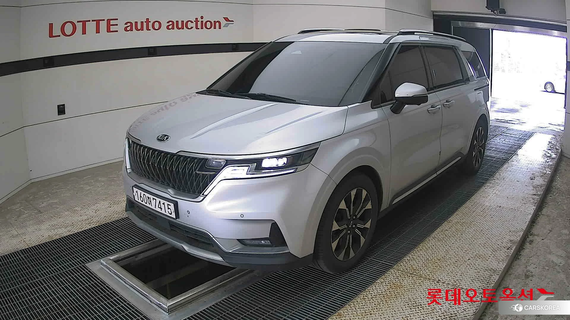 Kia Carnival 2021 Silky Silver из Кореи, фото 5
