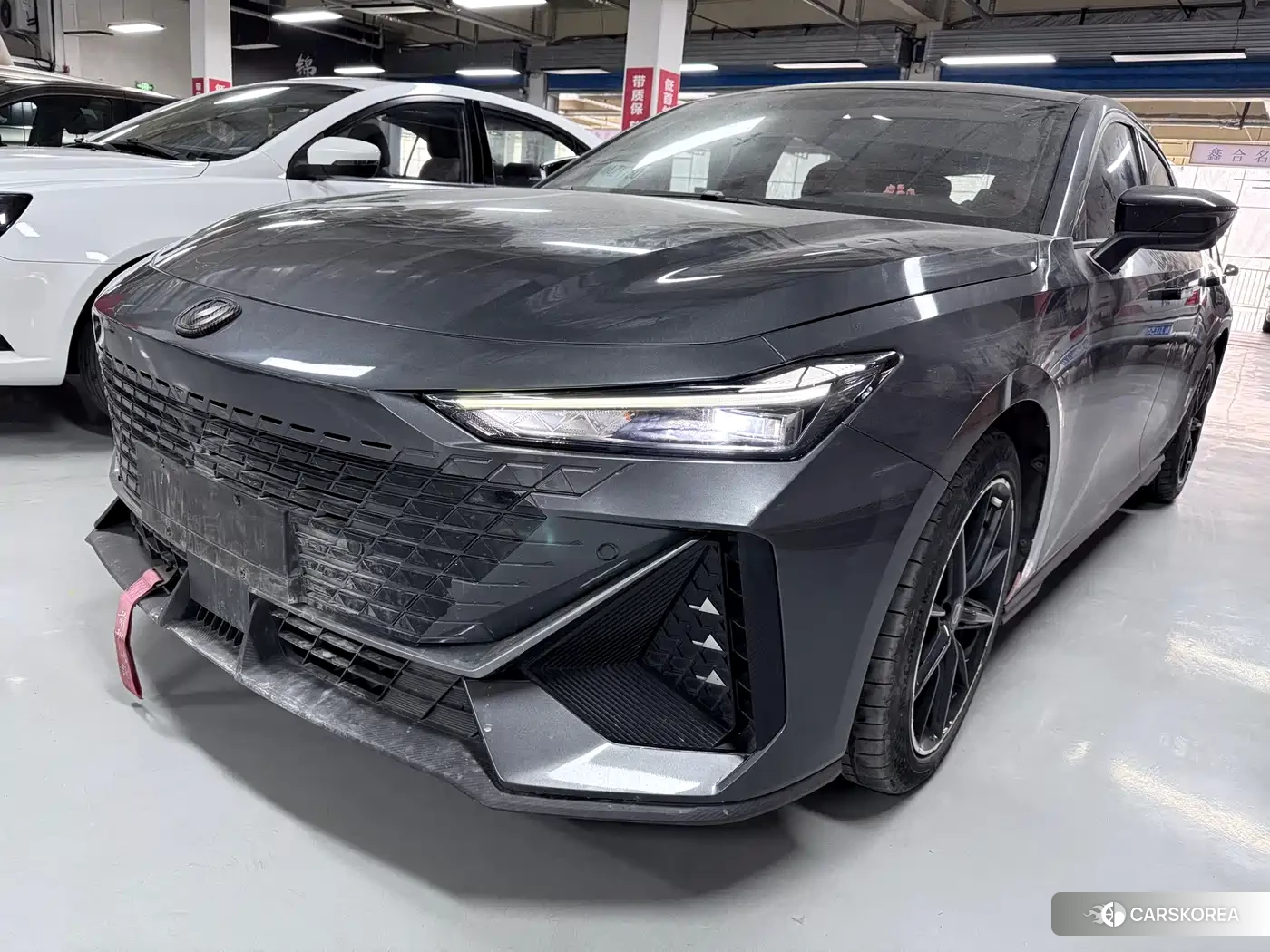 Chang'an UNI-V 2023 Silver/gray из Китая, фото 5