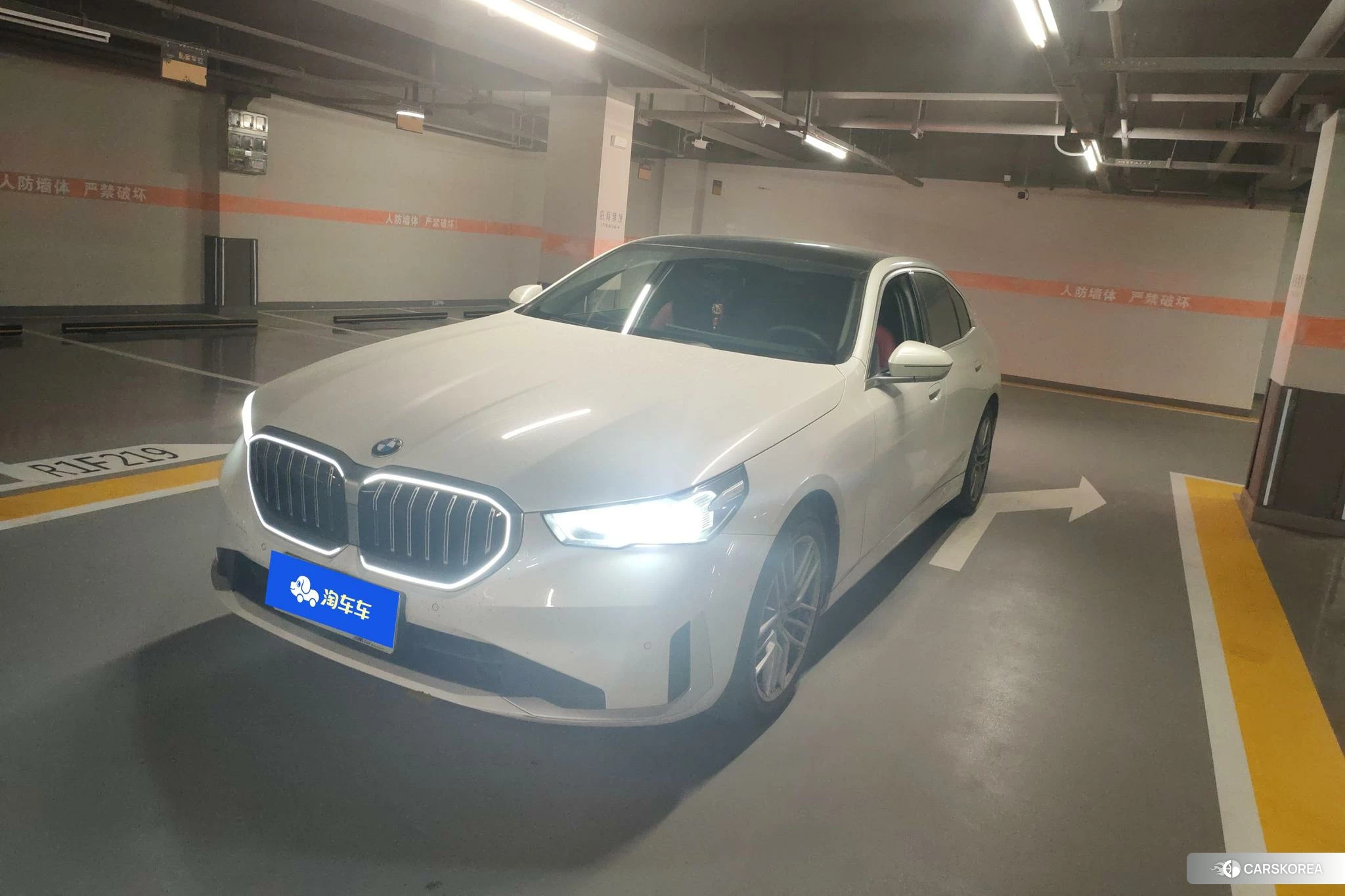BMW 5 series 2024 Белый из Китая, фото 5
