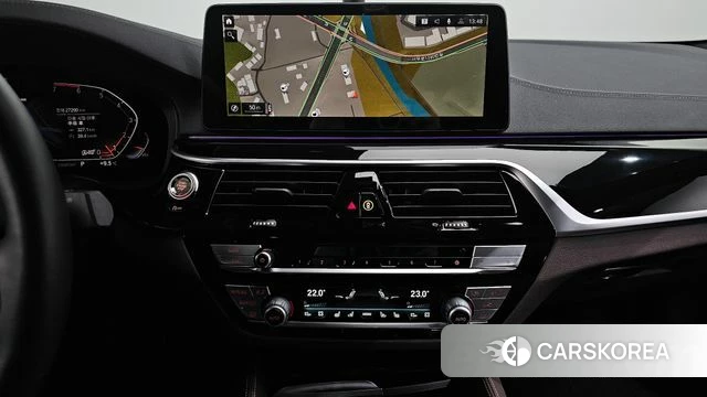 BMW 5 Series (G30) 2023 Черный из Кореи, фото 5