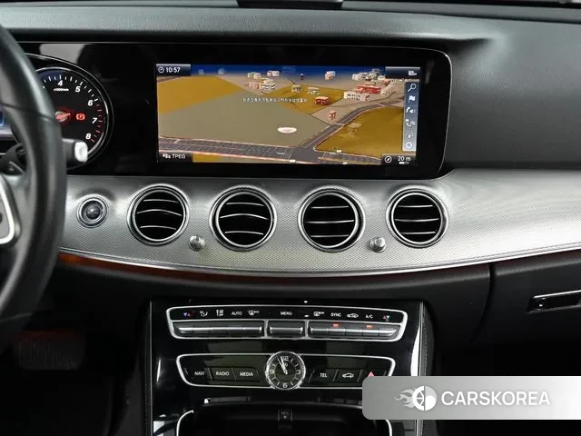 Mercedes-Benz E-Class W213 2019 Белый из Кореи, фото 5