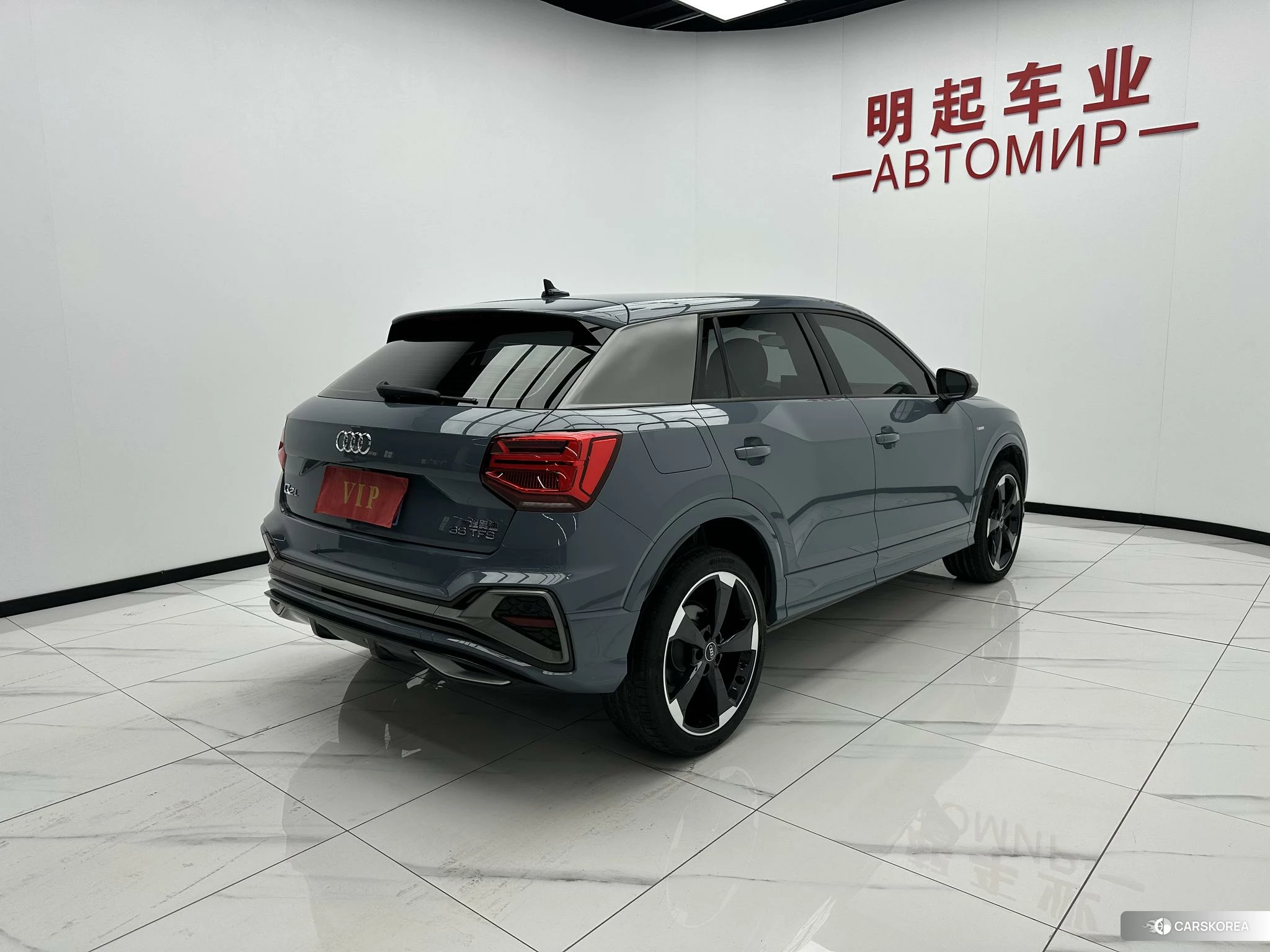 Audi Q2L 2021 Темно-серый из Китая, фото 5