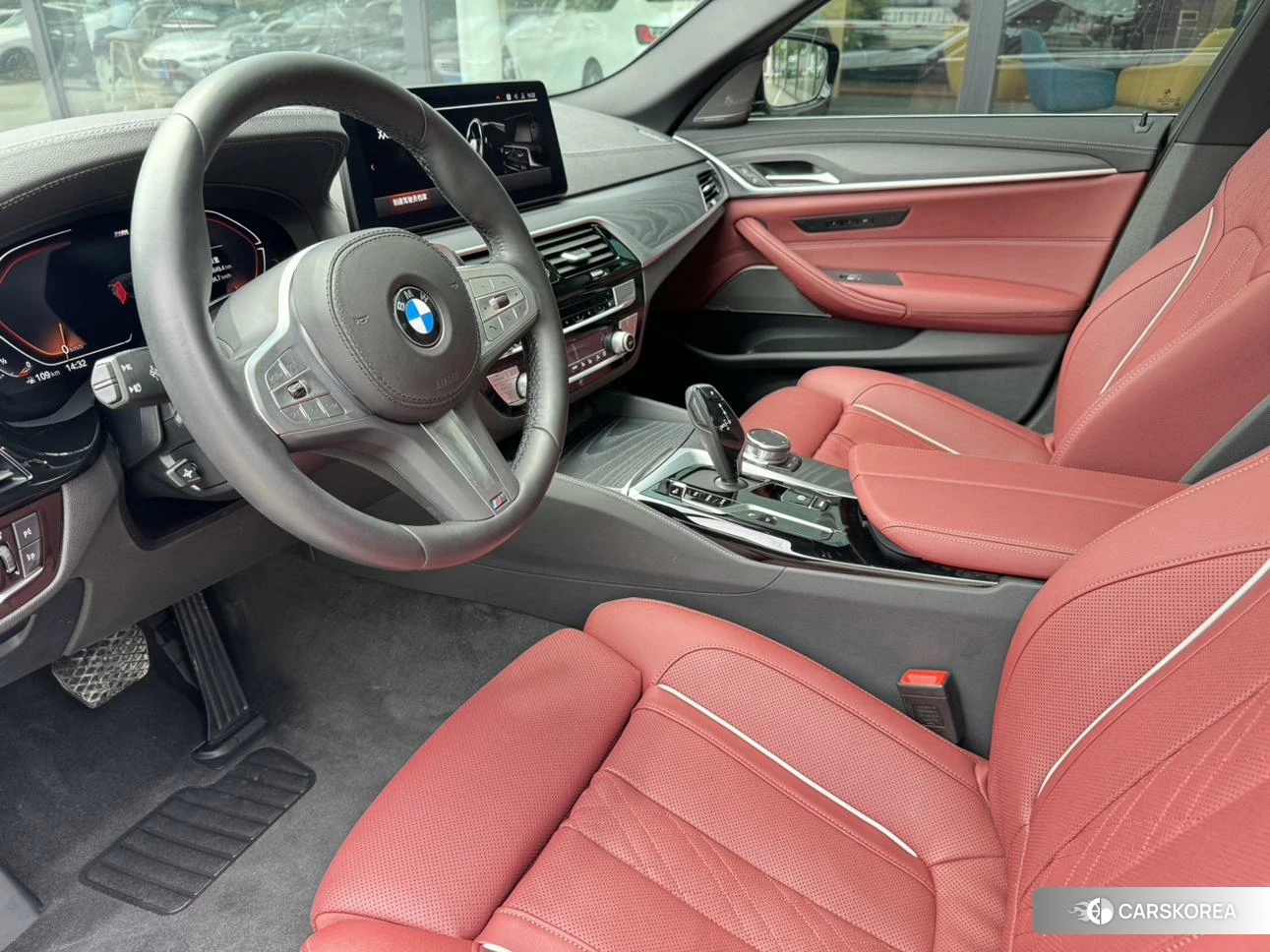 BMW 5 series 2023 Черный из Китая, фото 5