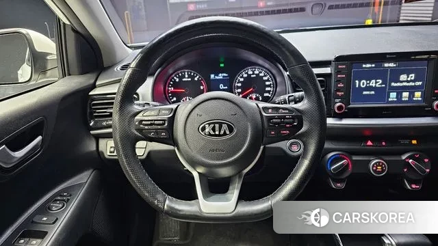 Kia Stonic 2018 Белый из Кореи, фото 5