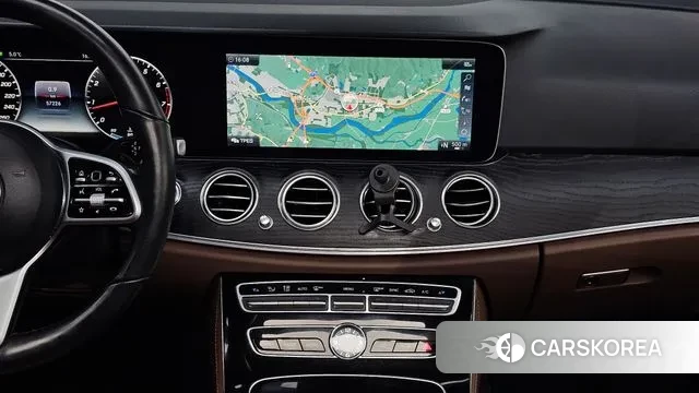 Mercedes-Benz E-Class W213 2018 Белый из Кореи, фото 5