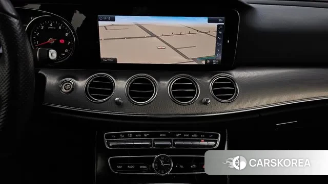 Mercedes-Benz E-Class W213 2018 Белый из Кореи, фото 5