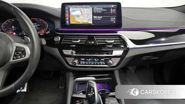 BMW 5 Series (G30) 2023 Белый из Кореи, фото 5