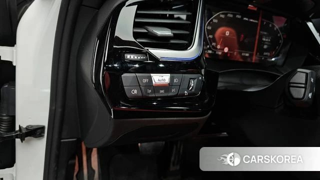 BMW Z4 (G29) 2024 Белый из Кореи, фото 5