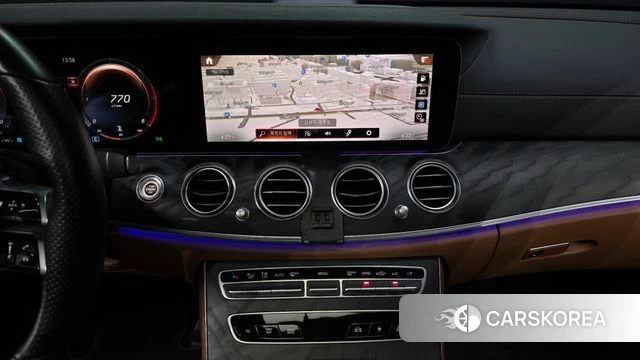 Mercedes-Benz E-Class W213 2021 Белый из Кореи, фото 5