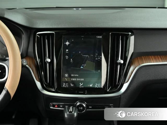 Volvo V60 Cross-Country 2nd Generation 2020 Белый из Кореи, фото 5