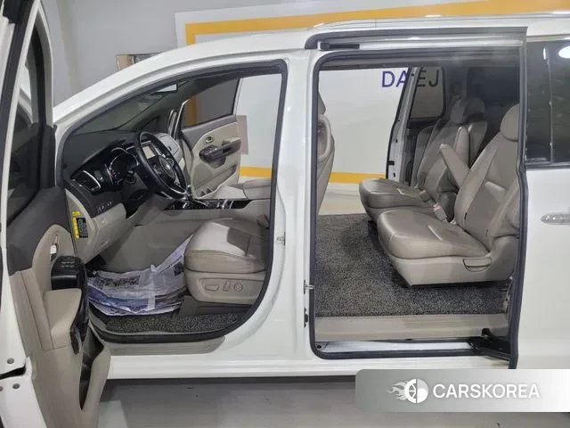 Kia All New Carnival 2018 Жемчужный цвет из Кореи, фото 5