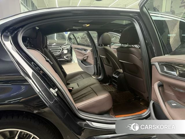 BMW 5 series 2024 Черный из Китая, фото 5