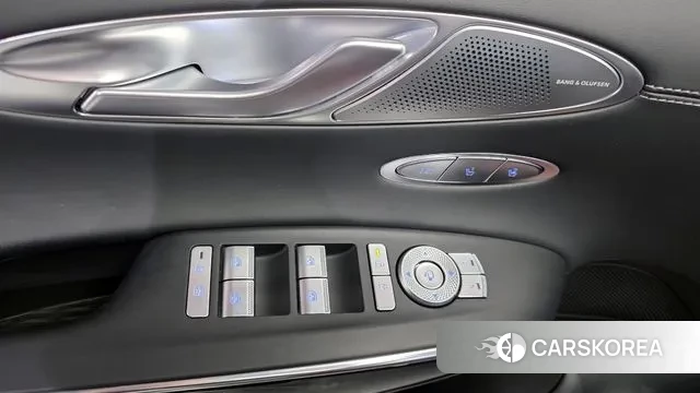 Genesis GV70 2024 Красный из Кореи, фото 5