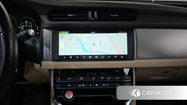 Jaguar XF (X260) 2018 Белый из Кореи, фото 5