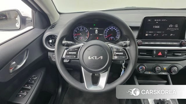 Kia The New K3 2nd generation 2023 Белый из Кореи, фото 5