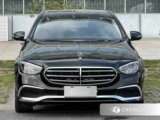 Mercedes-Benz E-class 2024 Черный из Китая, фото 5