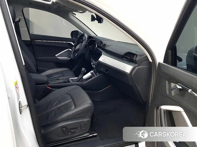 Audi Q3 (F3) 2020 Белый из Кореи, фото 5