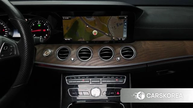 Mercedes-Benz E-Class W213 2018 Серый из Кореи, фото 5