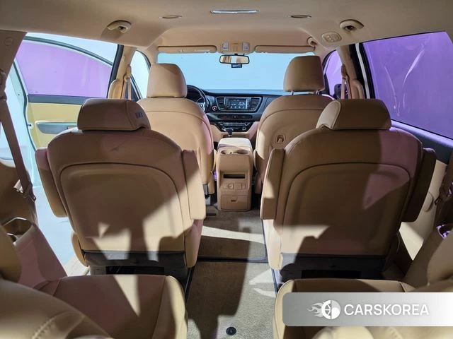 Kia The New Carnival 2019 Белый из Кореи, фото 5
