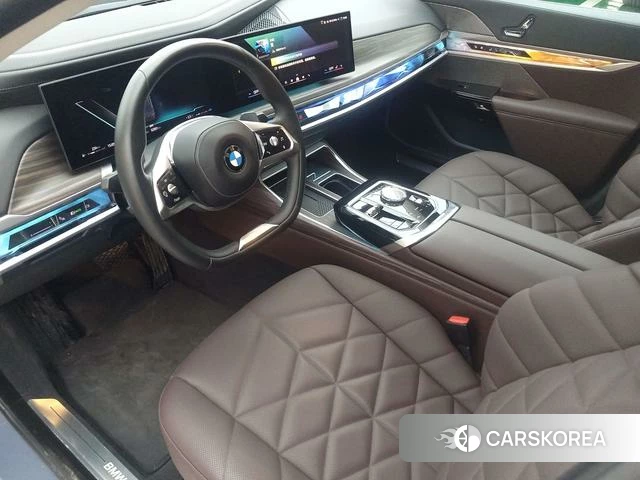 BMW 7 series 2024 Темно-серый из Китая, фото 5
