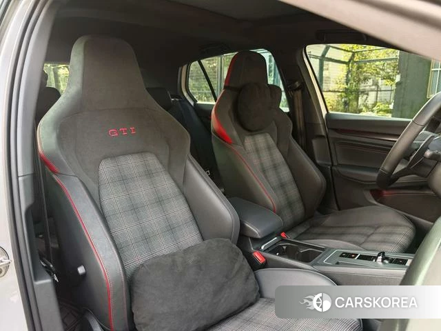 Volkswagen Golf GTI 2022 Белый из Китая, фото 5