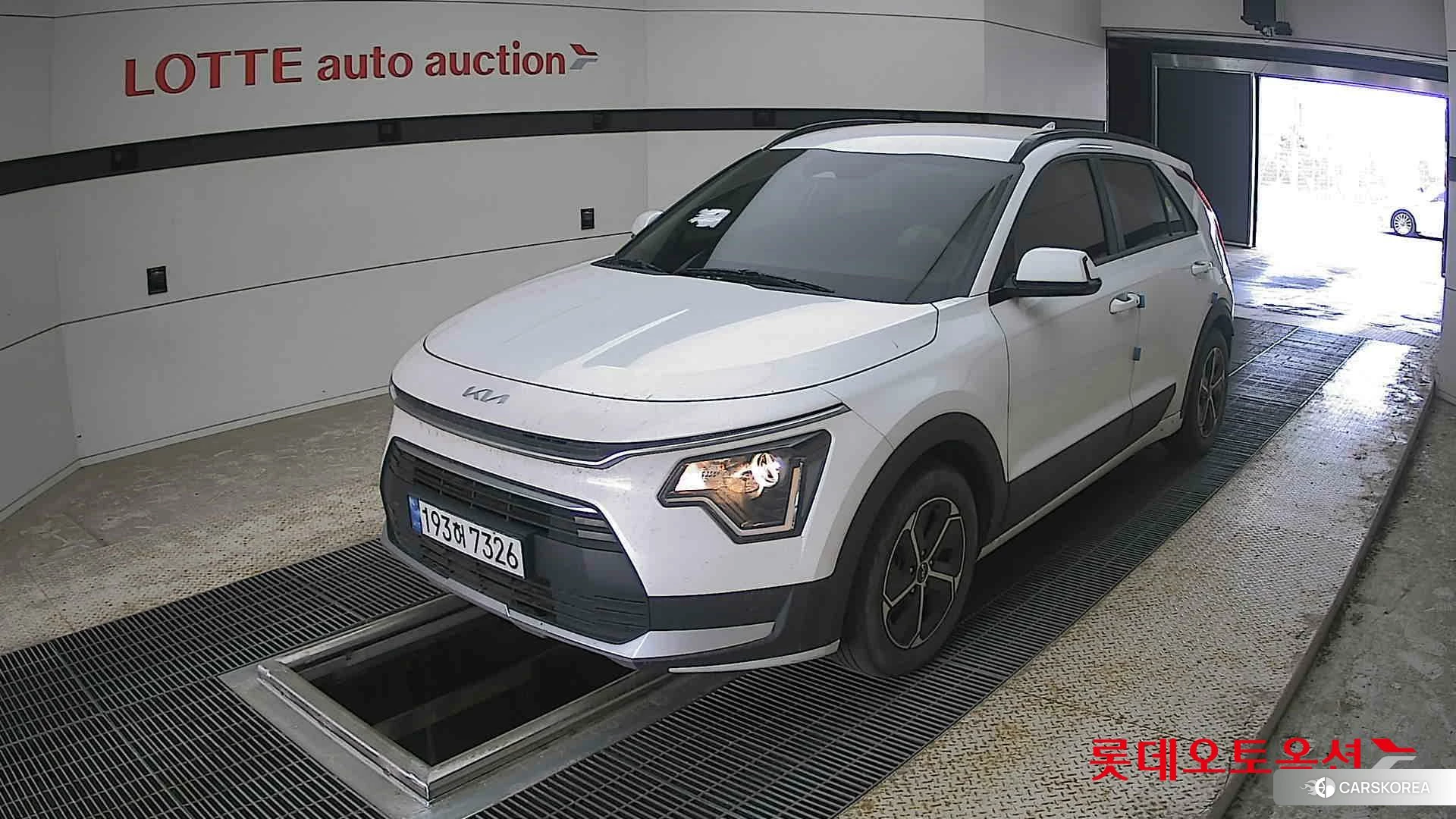 Kia Niro Hybrid 2024 Snow White Pearl (optional) из Кореи, фото 5