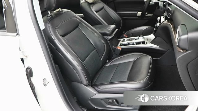 Ford Explorer 6th Generation 2022 Белый из Кореи, фото 5